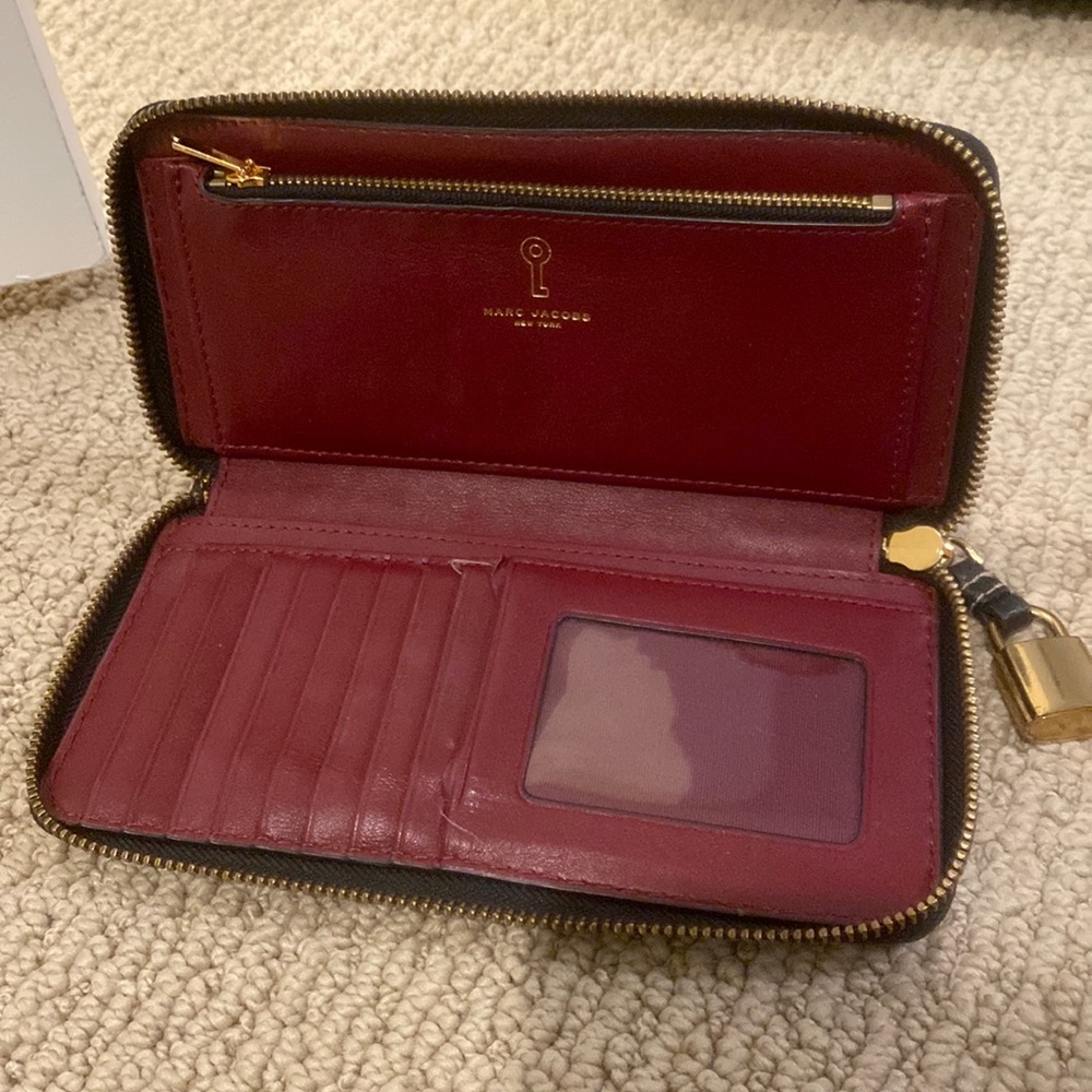 Marc Jacobs black wallet